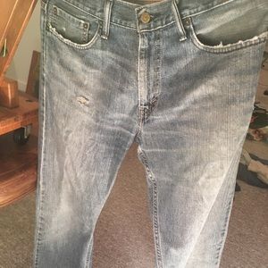Slim Straight Levi’s Jeans